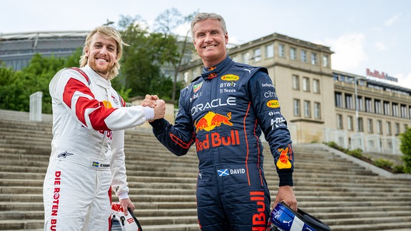 David Coulthard und Emil Forsberg geben sich die Hand