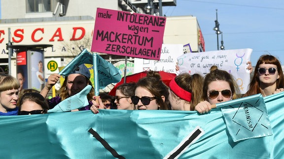 Demonstration für die Gleichberechtigung von Frauen anlässlich des Frauentages am 8. März in Berlin 