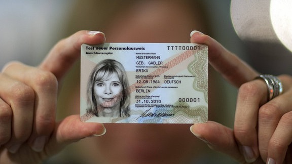Am 1. November 2010 wurde der neue Personalausweis eingefuehrt